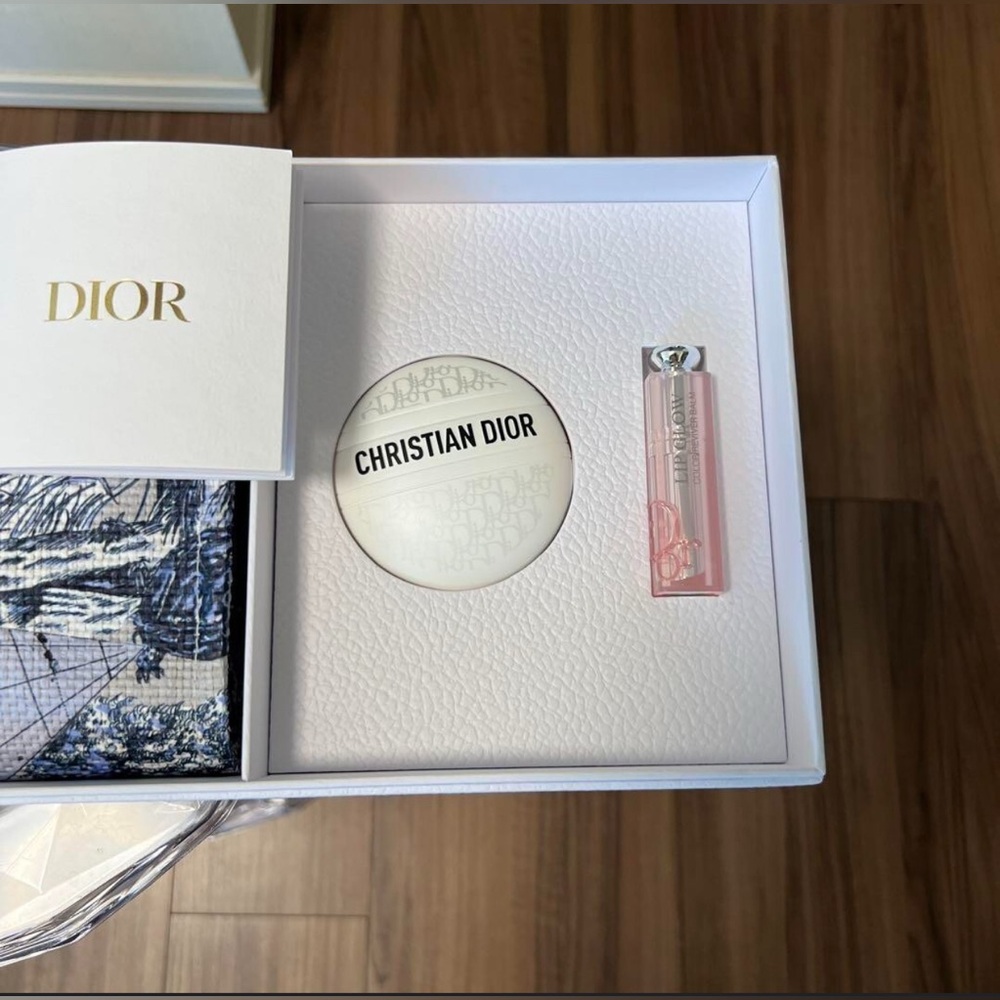 Dior Around The World VIP Gift Set - Tote Bag, Le Baume, Lip Glow, Full Size NIB - Picture 4 of 5